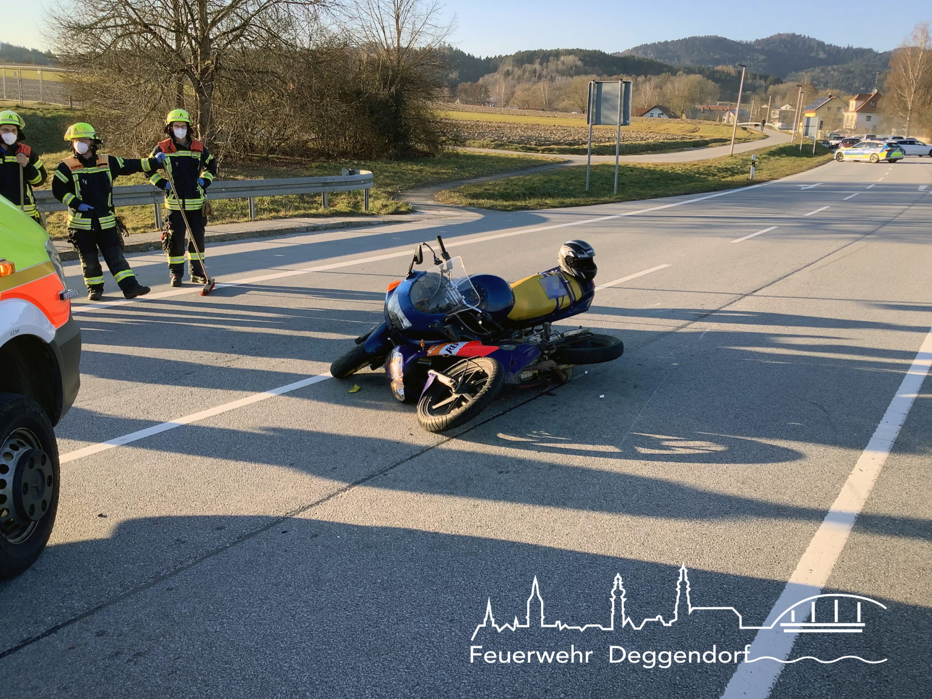 Verkehrsunfall Mit Motorrad – Feuerwehr Deggendorf